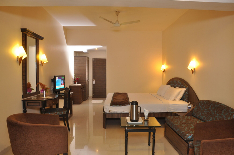 Bedroom 3, Blue Country Resort, Satara