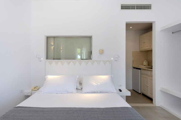 Bedroom 3, Kalypso Hotel, South Aegean