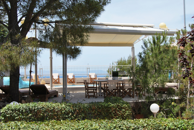Food & Drinks, Chrysiida Luxury Suites, Crete