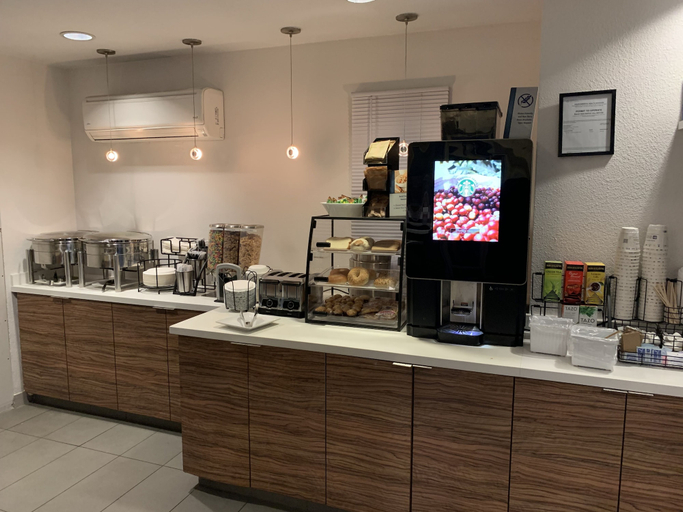 Food & Drinks 5, Best Western Plus Executive Suites, San Mateo