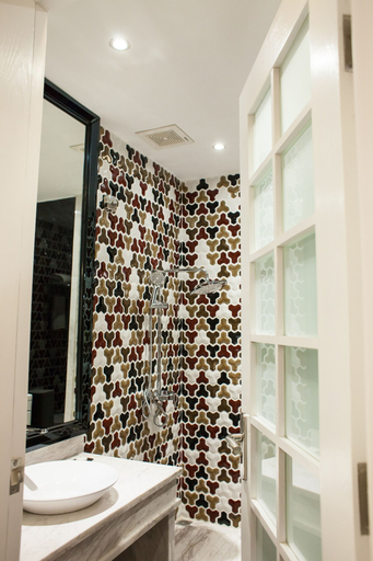 Bathroom, Ai Luo Si, Guangzhou
