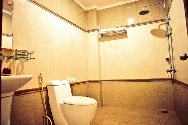 Bathroom 4, Linh Phuong 8 Hotel, Ninh Kiều