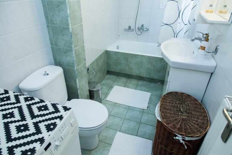 Bathroom 3, Cozy apt in Peristeri near Metro station, Attica