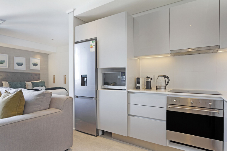Others 5, Cosmopolitan 401, City of Cape Town