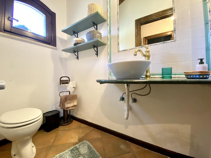 Bathroom 5, Baglio Giganti in Alcamo, Trapani