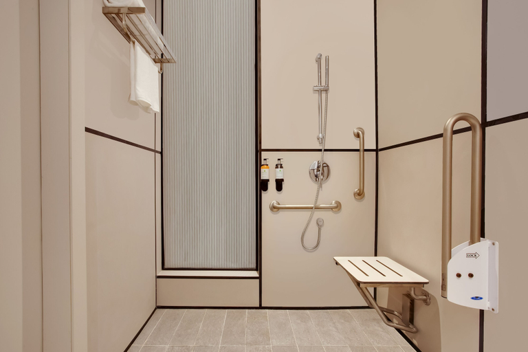 Bathroom 4, Lemon Tree Hotel Jumeirah Dubai, Dubai