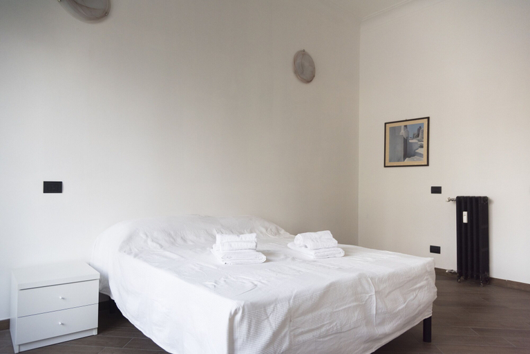 Room 4, 2 Bedrooms with Balcony in City Life District, Milano