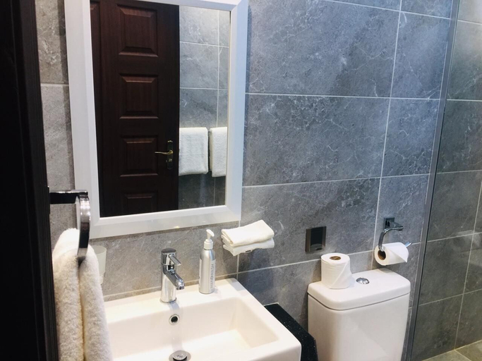 Bathroom 4, Fair Acres Boutique Hotel, Langata