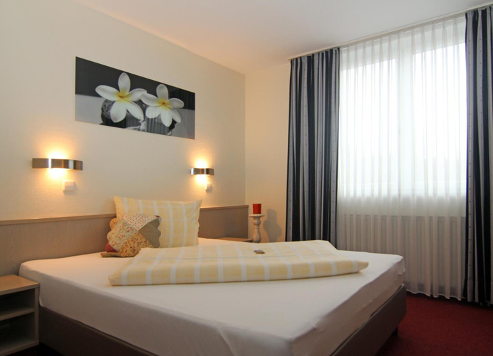 Bedroom 4, Sporthotel Öhringen, Hohenlohekreis