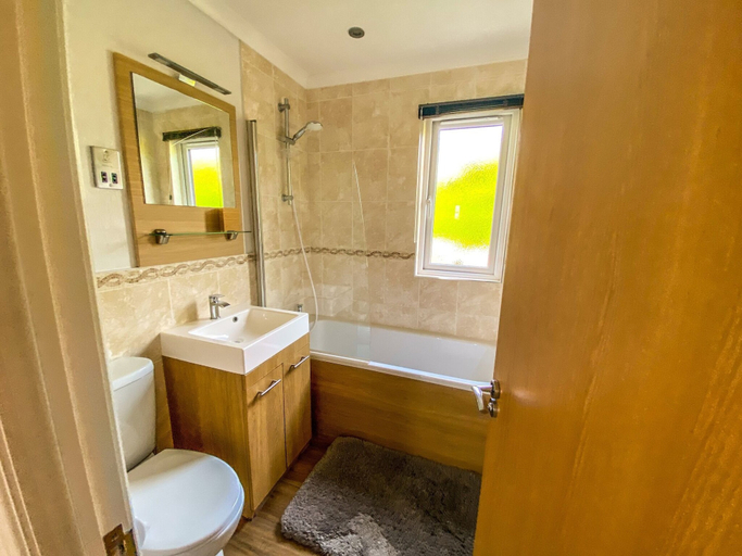 Bathroom 4, 3-bedroom Lodge- Pet Friendly- Hot Tub, East Riding of Yorkshire