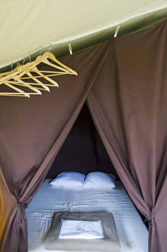 Bedroom 2, Huttopia La Plage Blanche, Jura