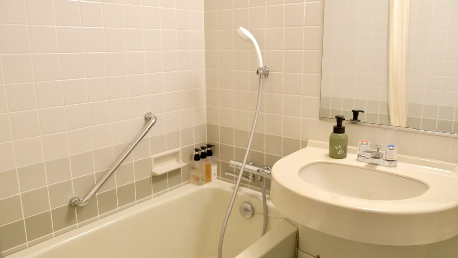 Bathroom 4, La Jolie Motomachi, Hakodate