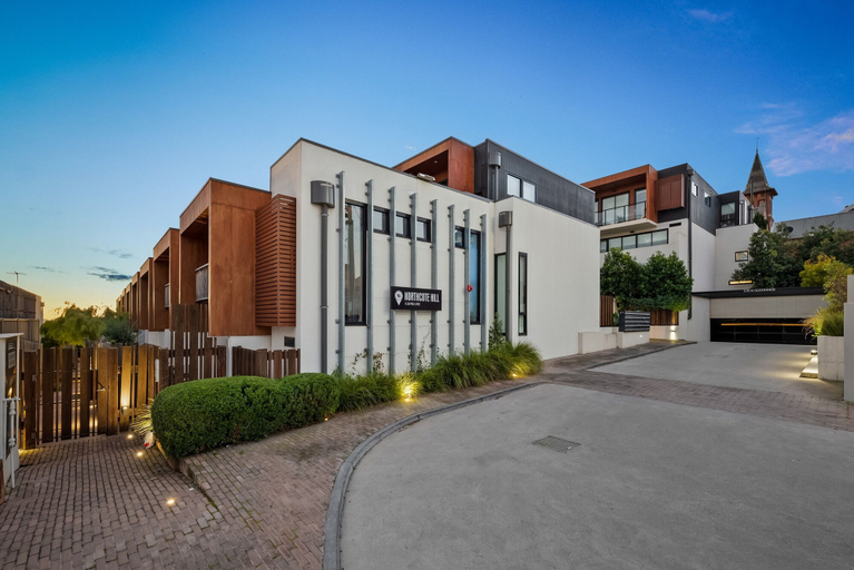 Exterior & Views 2, StayCentral Northcote Townhouse With Study, Melbourne