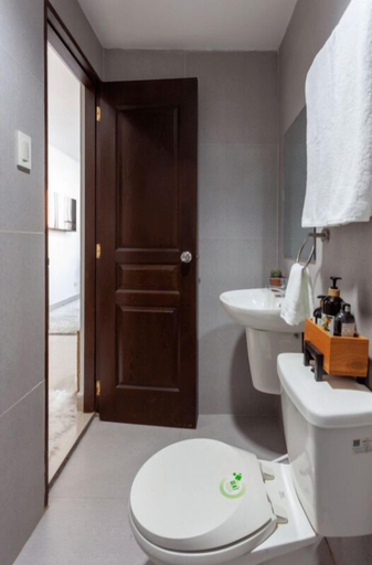 Bathroom, Buenbyahe Rooms  F Residences near Edsa, Mandaluyong