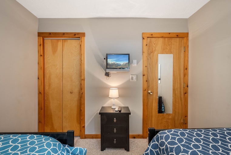 Bedroom 2, Sweet Life, Garrett
