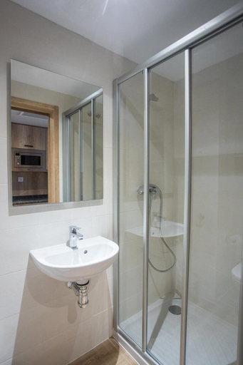 Bathroom 4, Residencia Universitaria Micampus Bilbao, Vizcaya