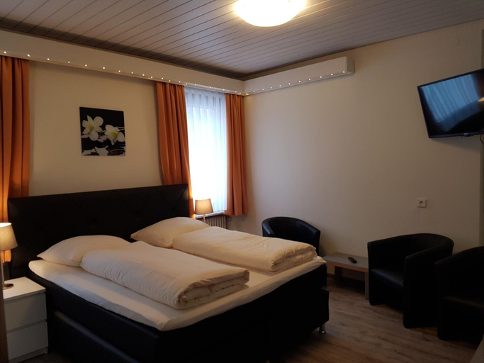Bedroom 2, Hotel-Restaurant Ketterer am Kurgarten, Schwarzwald-Baar-Kreis
