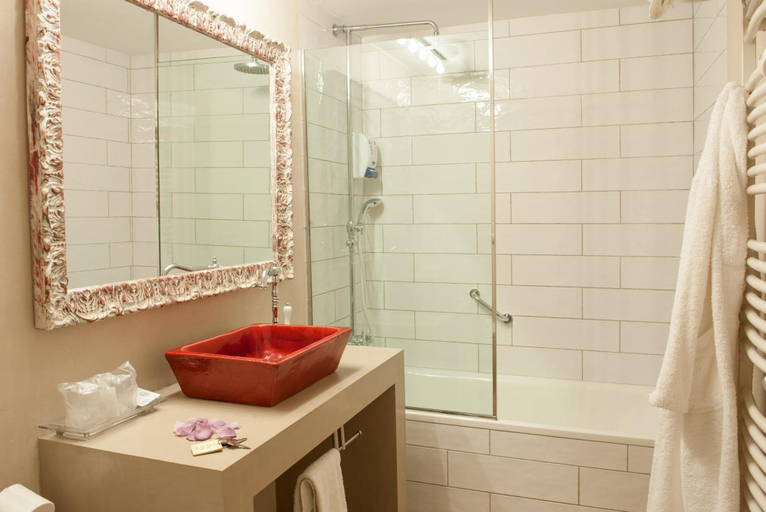 Bathroom 5, Hotel Spa Classic Begur, Girona