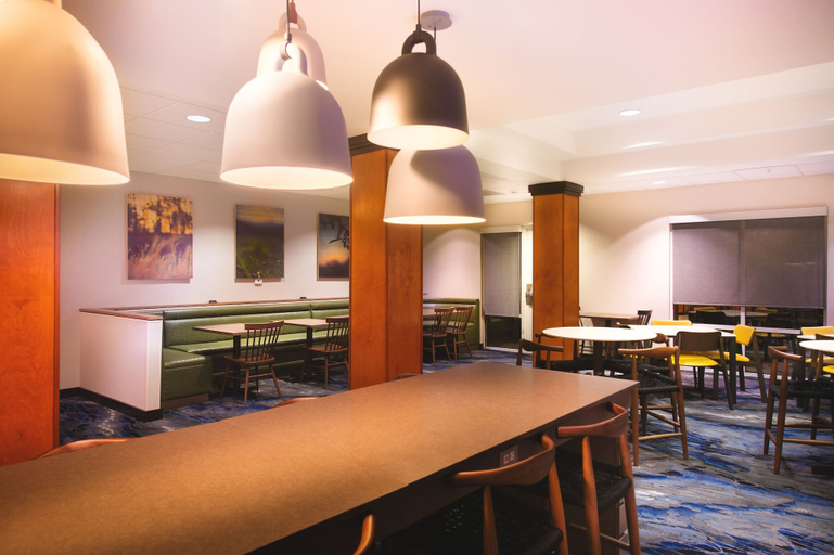 Food & Drinks 5, Fairfield Inn & Suites by Marriott Redding, Shasta