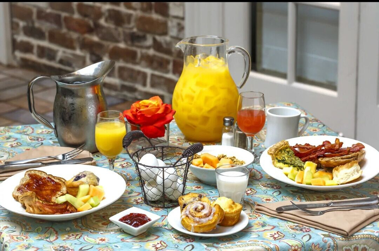 Food & Drinks, Himmaphan Villa, Phuket Island