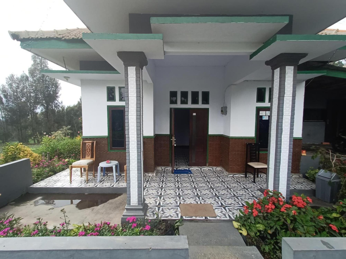 Exterior & Views 20