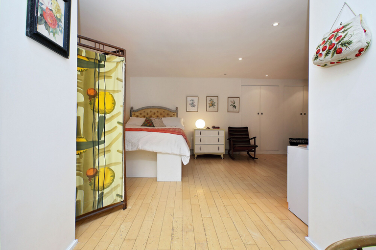 Bedroom 2, Bright Chic Garden Apartment, London