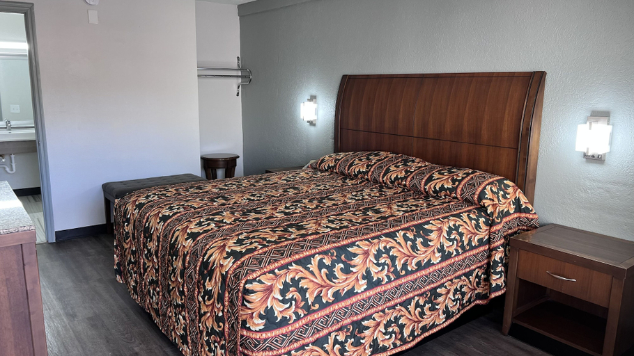 Bedroom 3, Royal Inn, Bradley
