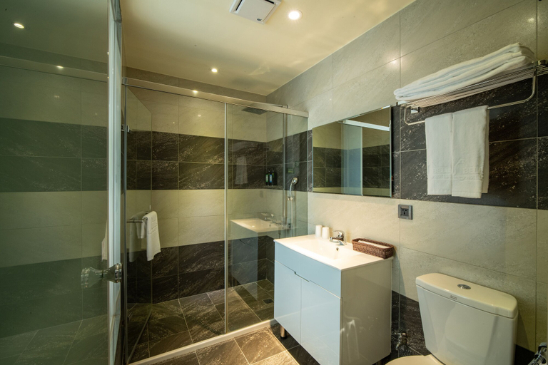 Bathroom 4, Hotel Bell, Taichung