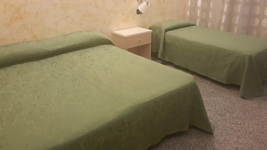 Bedroom 3, Hotel Miramare, Cosenza