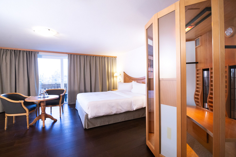 Bedroom 3, Paradiso Pure.Living Vegan Hotel, Bolzano