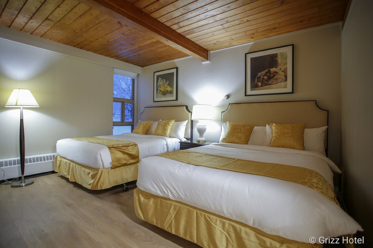 Bedroom 3, Grizz Hotel, Columbia-Shuswap