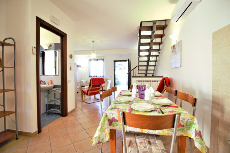 Others 5, Holidaycasa Emiliano - Villa con Giardino Privato, Latina
