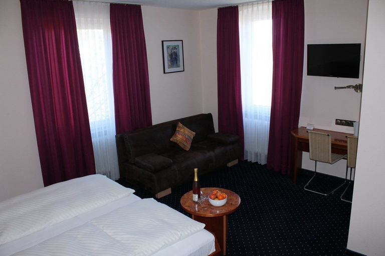 Bedroom 3, Hotel Adlerhof, Main-Tauber-Kreis