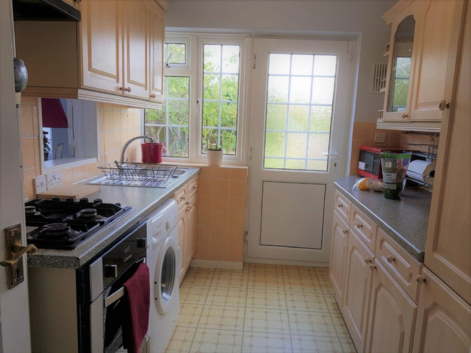 Others 4, Poynters House - Huku Kwetu Luton, Central Bedfordshire