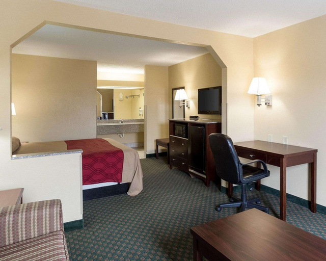 Bedroom 3, Rodeway Inn & Suites New Orleans Gentilly, Orleans