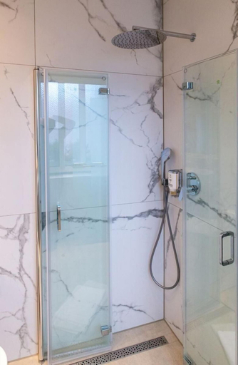 Bathroom 4, Hotel Fischertor, Augsburg