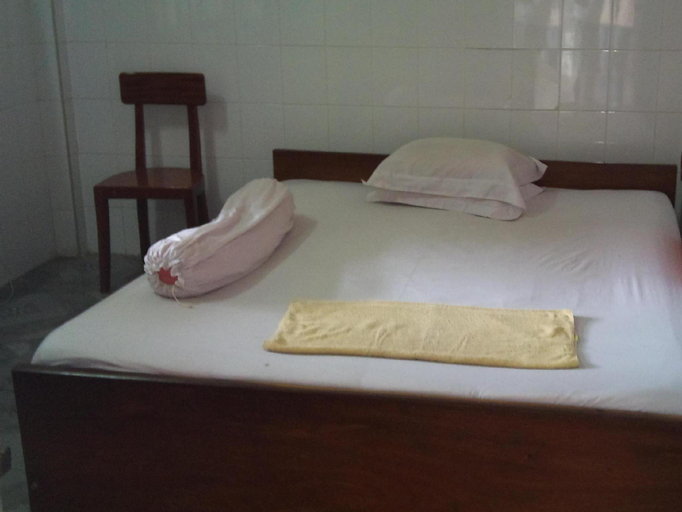 Bedroom 4, Chhaya Guesthouse Battambang, Svay Pao