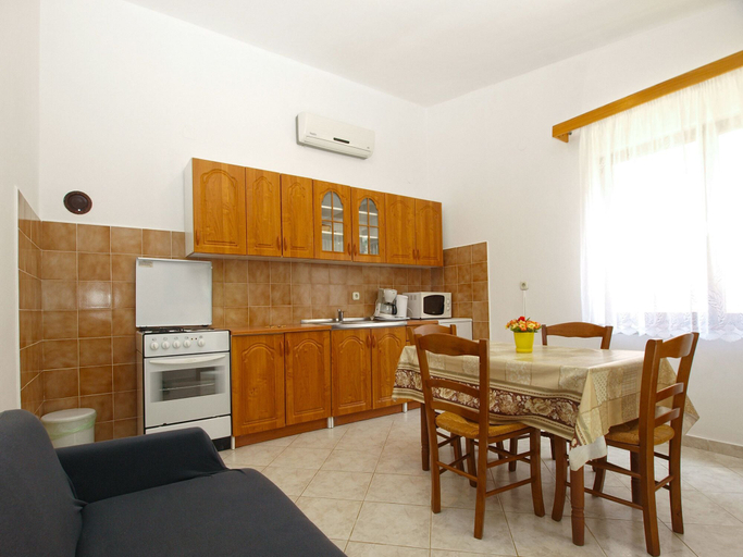 Others 5, Apartment 1907, Žminj
