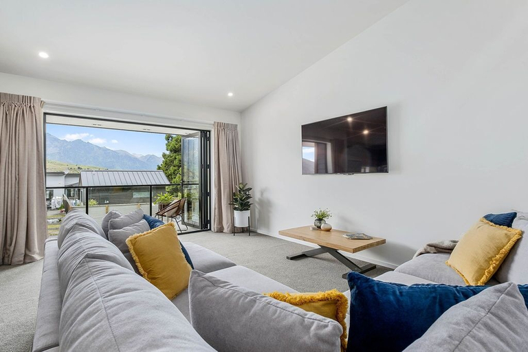 Others 5, Bright, Modern, Plush - Brand New Townhouse, Queenstown-Lakes