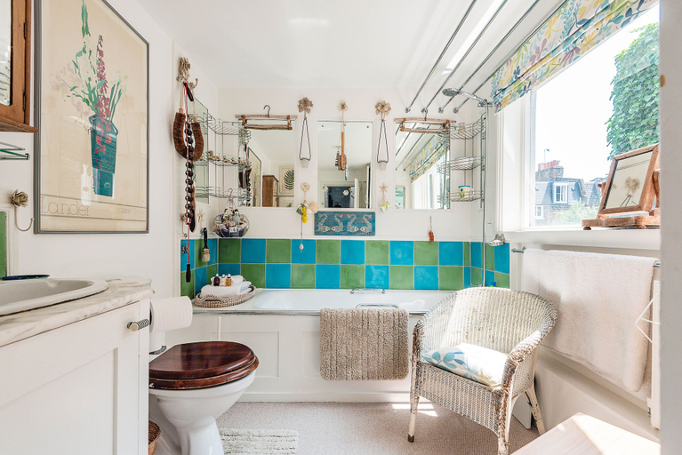 Bathroom 4, Enchanting Hammersmith Home Close to Shepherds Bush by Underthedoormat, London