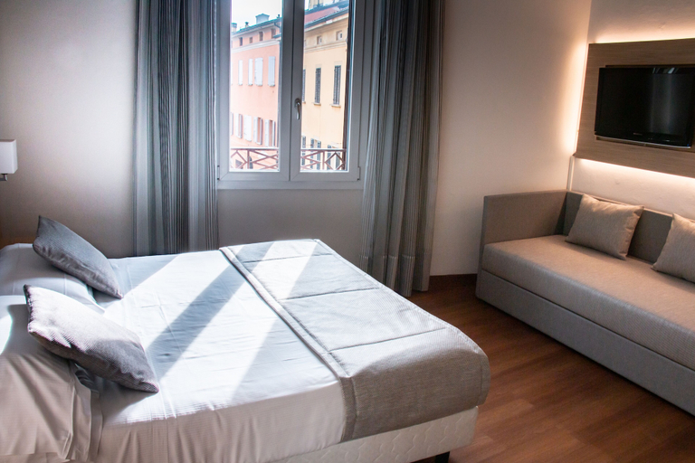 Bedroom 4, Hotel Accademia, Bologna