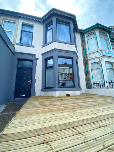 Exterior & Views 2, Chelsea Suite Sasco Apartments, Blackpool