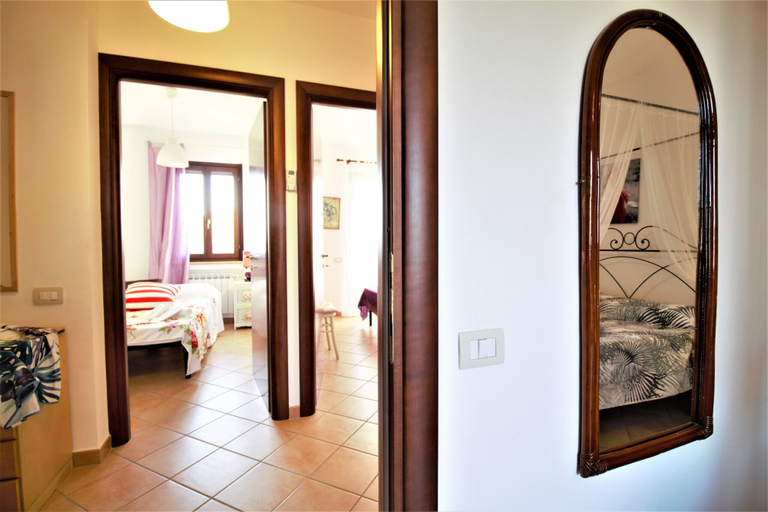 Bedroom 2, Holidaycasa Emiliano - Villa con Giardino Privato, Latina