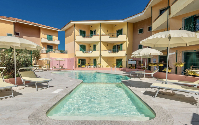 Sport & Beauty 4, I Mirti Bianchi Residence con piscina, Olbia-Tempio