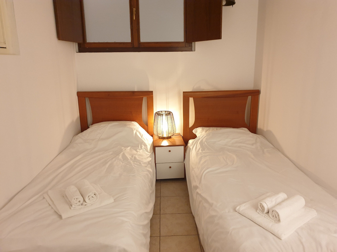 Bedroom 2, Captivating 2 Bedroom Apartment in Acquaseria, Como