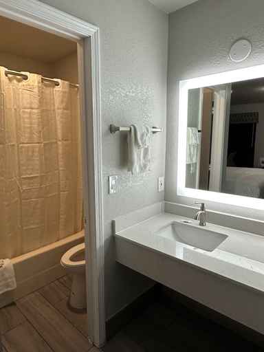 Bathroom 3, Sleepy Traveler Motel, Wagoner