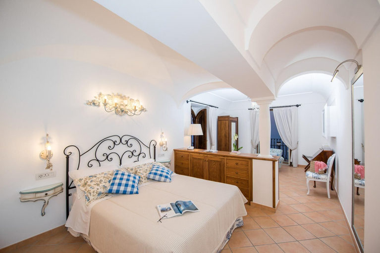 Bedroom 5, Villa Zeus in Positano, Salerno