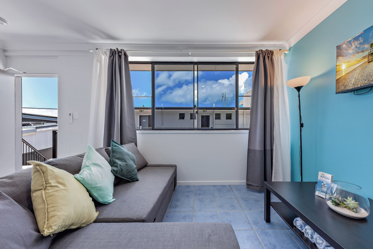 Others 4, Airlie Sun & Sand Accommodation 5, Whitsunday
