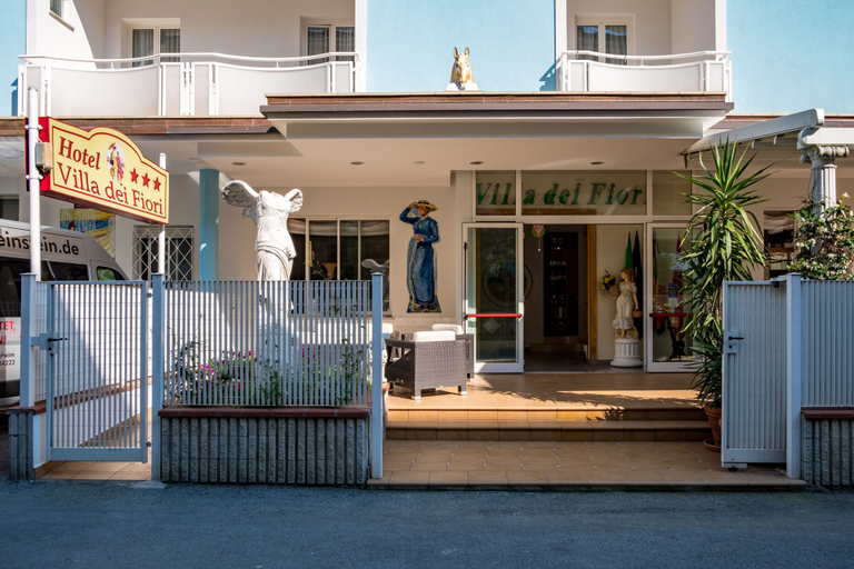 Exterior & Views 2, Hotel Villa dei Fiori, Rimini