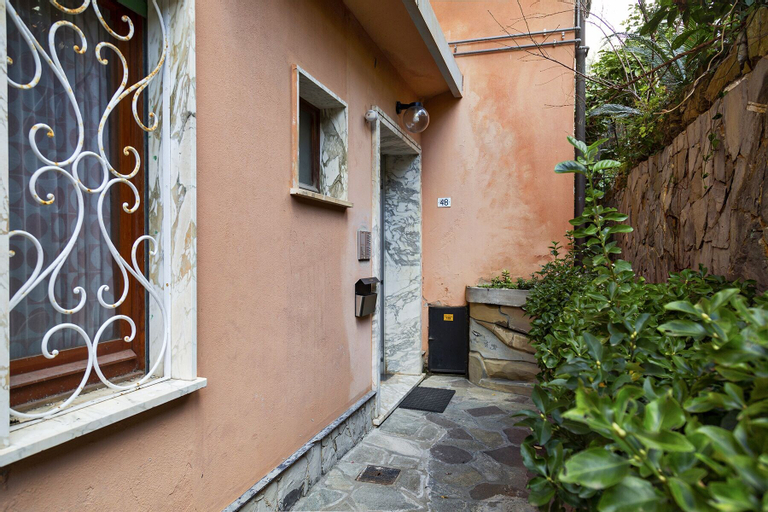 Exterior & Views 2, Sunset Apartment above the sea, Genova